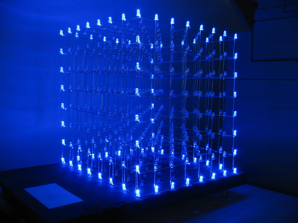 crisstel.ro Cub de LED-uri și Arduino Cuburile de LED-uri sunt utilizate în special pentru efecte luminoase și jocuri de lumini LED- urile sunt aranjate sub forma unui cub și sunt alimentate prin drivere specializate pentru astfel de efecte Cuburile de LED-uri sunt utilizate mai ales în cadrul petrecerilor sau pur și simplu pentru a lumina o camera într-un mod special LED-urile sunt aranjate sub forma unui cub și sunt alimentate prin drivere specializate pentru astfel de efecte Cuburile de LED-uri sunt utilizate mai ales în cadrul petrecerilor sau pur și simplu pentru a lumina o cameră într-un mod special Cuburile RGB sunt capabile să reproducă mult mai multe nuanțe de culori decât cele simple dar prezintă și o complexitate mai mare în construcție Se poate construi un cub de LED-uri de o singură culoare folosind o placa Arduino și câteva componente electronice